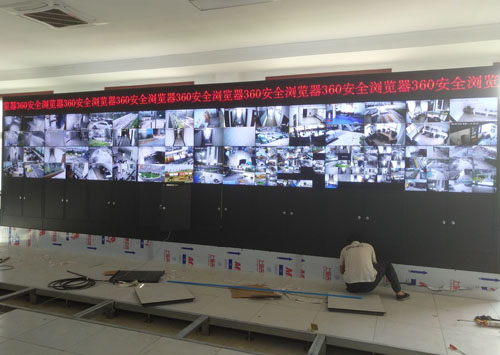 һ�ٶ�·����ź����ͬʱ��Һ��ƴ��������ʾ��