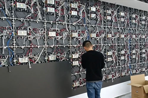 LED��ʾ���ߴ��ܶ�������ζ���LED����С�ߴ���